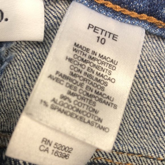 LIKE NEW LIZ & CO DENIM CAPRIS 10/30x18 ⭐️ - Picture 6 of 9